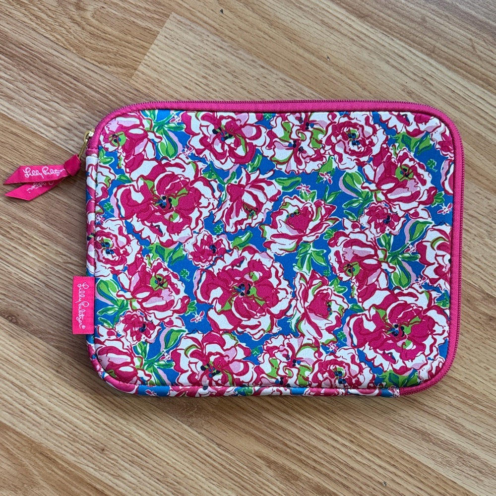 Vera Bradley Floral Zip Tech Sleeve 🌺 ✨